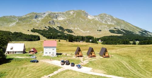 Vedere exterior, Etno selo Smrčevo brdo (Etno selo Smrcevo brdo) in Pošćenski Kraj Vedere exterior, Etno selo Smrčevo brdo (Etno selo Smrcevo brdo) in Pošćenski Kraj
