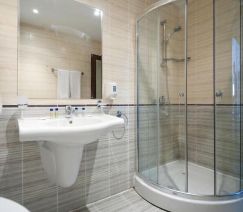 This photo about GRENADA HOTEL shared on HyHotel.com