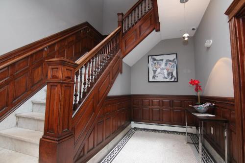 ردهة, A Stylish Stay w/ a Queen Bed, Heated Floors.. #33 in Brookline ردهة, A Stylish Stay w/ a Queen Bed, Heated Floors.. #33 in Brookline