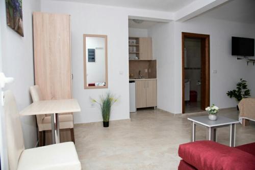 Apartments Nino Skadar lake in Virpazar Apartments Nino Skadar lake in Virpazar