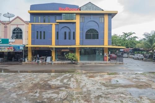 Exterior view, RedDoorz near RSUD Embung Fatimah Batam near Barelang Bridge Exterior view, RedDoorz near RSUD Embung Fatimah Batam near Barelang Bridge