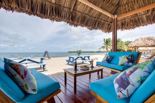 Балкон, Ocean Breeze Beach Resort in Плаценсія Балкон, Ocean Breeze Beach Resort in Плаценсія