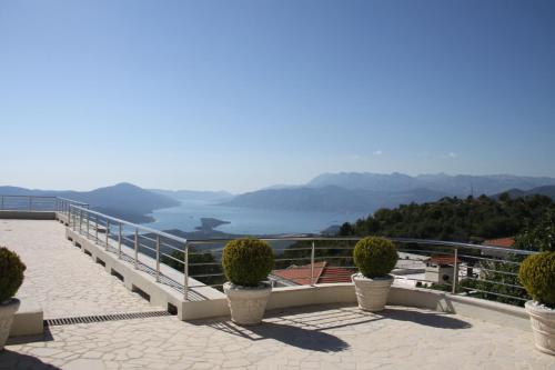 Balkon/teras, Villa Eagle Eye Montenegro in Sutvara Balkon/teras, Villa Eagle Eye Montenegro in Sutvara