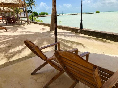 Strand, Sunshine View Hotel and Restaurant in Corozal Strand, Sunshine View Hotel and Restaurant in Corozal