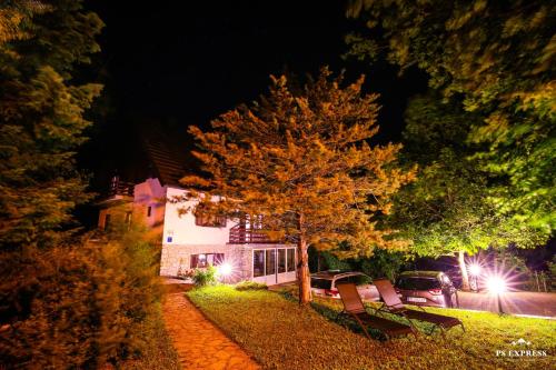 Pemandangan luar, House Nenad in Plitvicka Jezera Pemandangan luar, House Nenad in Plitvicka Jezera