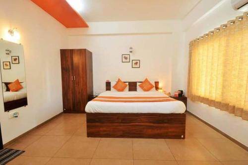 This photo about 10 Blossoms Serviced Apartments Navrangpura shared on HyHotel.com