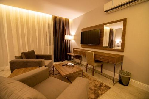 قولدن سكوير طريق الرياض Golden Square Riyadh Road in Камис Мушаит قولدن سكوير طريق الرياض Golden Square Riyadh Road in Камис Мушаит