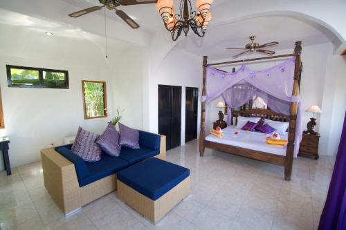 Puri Oka Beach Bungalows in Candidasa Puri Oka Beach Bungalows in Candidasa