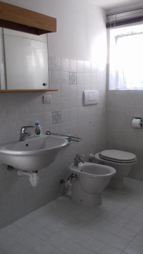 Tiny Apartment on the Lake of Monate in Osmate Tiny Apartment on the Lake of Monate in Osmate