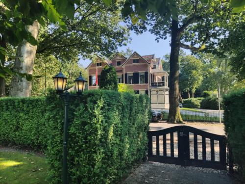 Modern Palace Emma Staete in Baarn Modern Palace Emma Staete in Baarn