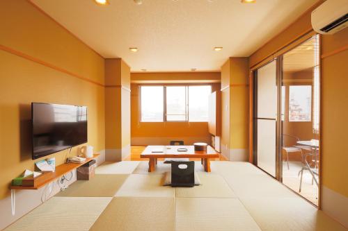 Tsuruya Ryokan in Kotoden-Kotohira Station Tsuruya Ryokan in Kotoden-Kotohira Station