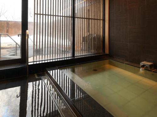 Hot spring bath, Niseko Konbu Onsen Tsuruga Besso Moku No Sho in Rankoshi Hot spring bath, Niseko Konbu Onsen Tsuruga Besso Moku No Sho in Rankoshi