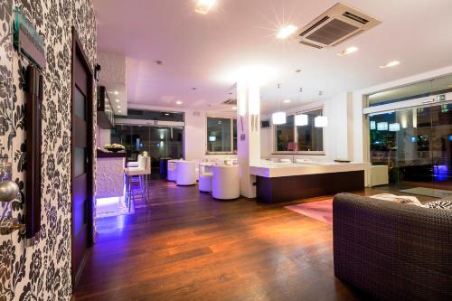 Shared lounge/TV area, Medi Garden Hotel&Residence in Alba Adriatica Shared lounge/TV area, Medi Garden Hotel&Residence in Alba Adriatica