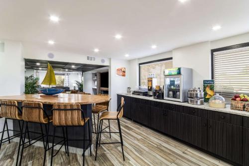 Eten en drinken, Quality Inn Coliseum near Charleston International Airport Eten en drinken, Quality Inn Coliseum near Charleston International Airport