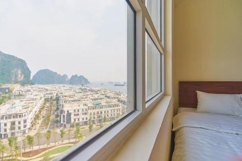 BunHomestay SPACIOUS 4 Bedroom CITY&SEA View 1 min walk to SEA in Hon Gai Port BunHomestay SPACIOUS 4 Bedroom CITY&SEA View 1 min walk to SEA in Hon Gai Port