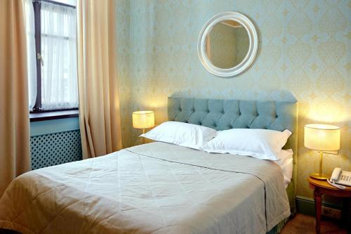 This photo about Vincent Hotel shared on HyHotel.com