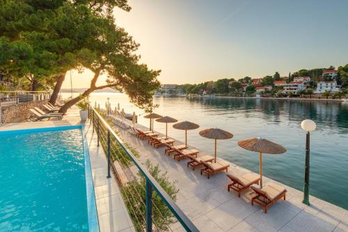 Zwembad, Hotel Milna Osam - Adults Only in Brac Island Zwembad, Hotel Milna Osam - Adults Only in Brac Island