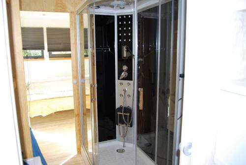 Bathroom, Tiny House Ruheoase in Zwettl Stadt Bathroom, Tiny House Ruheoase in Zwettl Stadt