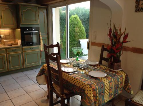 Facilities, Villa L'Adret et sa piscine in Antibes Facilities, Villa L'Adret et sa piscine in Antibes