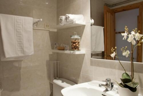 This photo about Hotel Maximina shared on HyHotel.com