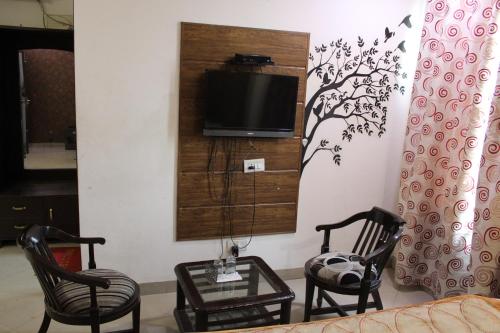 This photo about Hotel Redwood shared on HyHotel.com