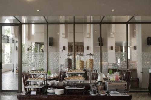 Food and beverages, The Pade Hotel in Aceh Food and beverages, The Pade Hotel in Aceh