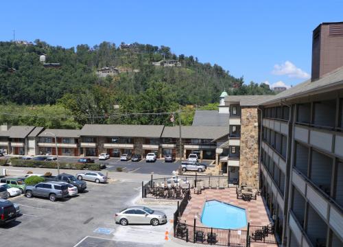 Exterior view, Howard Johnson by Wyndham Downtown Gatlinburg near Big Daddy's Pizzeria Exterior view, Howard Johnson by Wyndham Downtown Gatlinburg near Big Daddy's Pizzeria