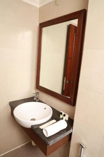 This photo about Hotel Golden Tower shared on HyHotel.com