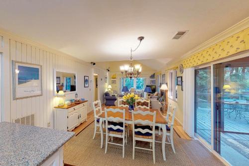 443 Oceanwood Cottage in Kiawah Island (SC) 443 Oceanwood Cottage in Kiawah Island (SC)
