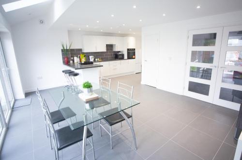 Hôtel NEWLY REFURBISHED 3 Bedroom House - Stevenage