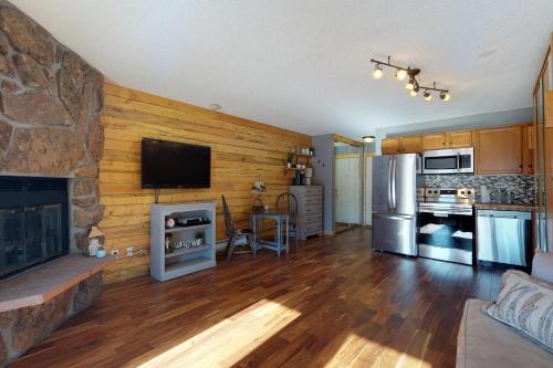 Little Rocky Mountain Retreat 
Little Rocky Mountain Retreat