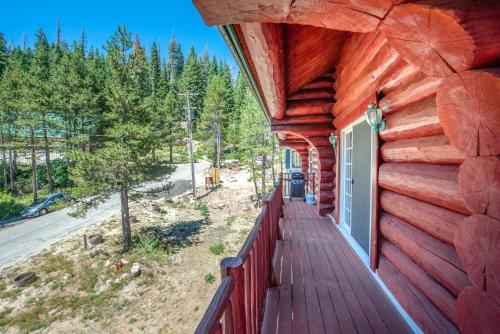 Vienna Villa - 3 Bed 3 Bath Vacation home in Shaver Lake in Lakeshore (CA) Vienna Villa - 3 Bed 3 Bath Vacation home in Shaver Lake in Lakeshore (CA)