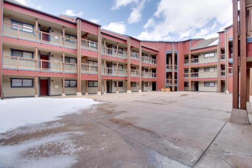 This photo about Longbranch Mountain Escape shared on HyHotel.com