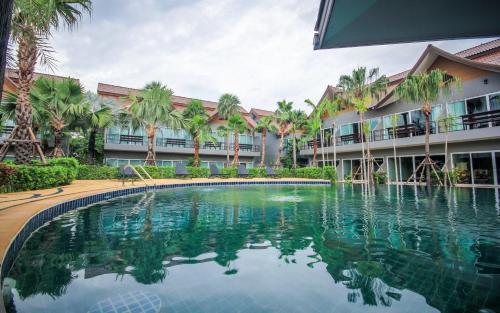 Swimming pool, Taman Resort in Samo Khae Swimming pool, Taman Resort in Samo Khae