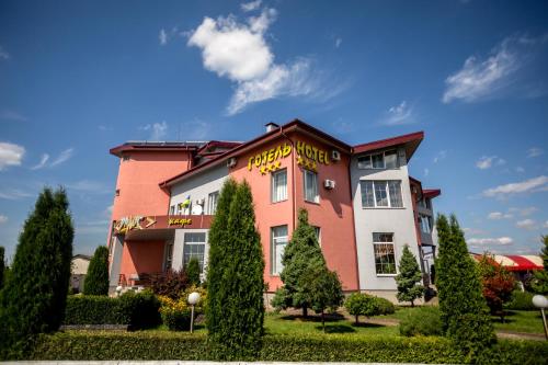 Udvendig, Dalos in Kuznetsovsk Udvendig, Dalos in Kuznetsovsk