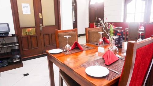 Restaurant, Hotel Nippon Colombo in Union Place Restaurant, Hotel Nippon Colombo in Union Place