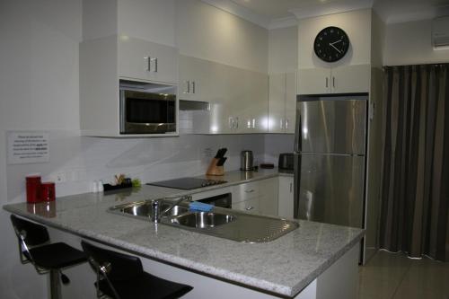 Kitchen, Noahs Mid City Muswellbrook Inn in Muswellbrook Kitchen, Noahs Mid City Muswellbrook Inn in Muswellbrook