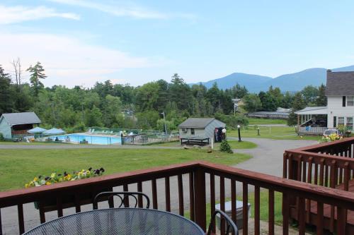 Balcony/terrace, Blue Lagoon Resort in Diamond Point (NY) Balcony/terrace, Blue Lagoon Resort in Diamond Point (NY)