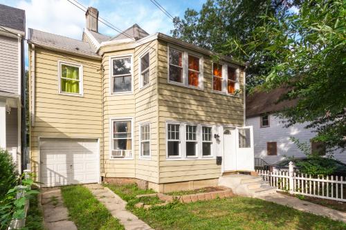 Entire House Belleville 4 Bedroom 2 Barh Parking NJ 8