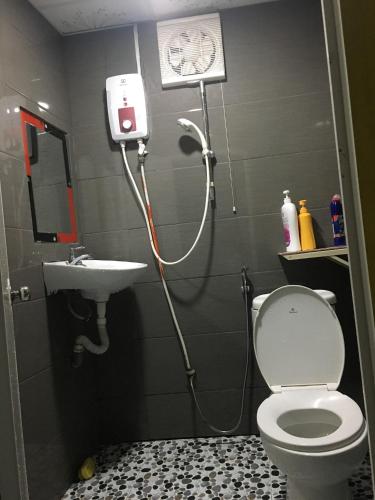 Can Tho Riverside Hostel near Ночной рынок Tay Do Can Tho Riverside Hostel near Ночной рынок Tay Do