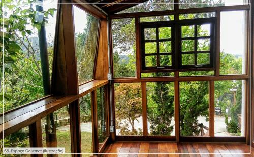 Balcony/terrace, Pousada Chateau' MG in Campos Do Jordao Balcony/terrace, Pousada Chateau' MG in Campos Do Jordao