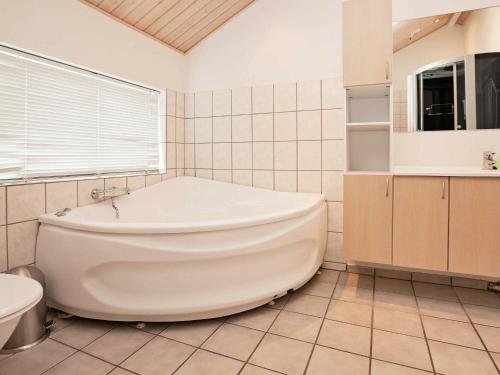 Spa, 12 person holiday home in Ebeltoft-By Traum in Handrup Strand Spa, 12 person holiday home in Ebeltoft-By Traum in Handrup Strand