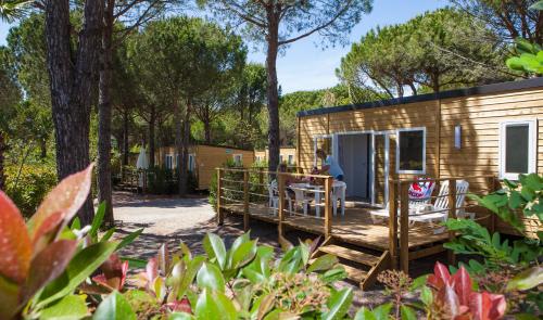 Facilities, Camping Resort La Baume La Palmeraie in Capitou Facilities, Camping Resort La Baume La Palmeraie in Capitou