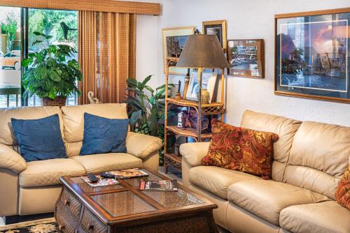 Közös társalgó / TV, Cypress Fairway Village in Wimberley (TX) Közös társalgó / TV, Cypress Fairway Village in Wimberley (TX)