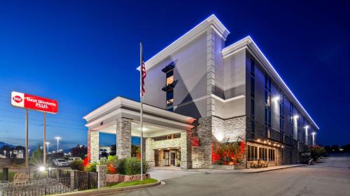 Best Western Plus Greenville I-385 Inn & Suites in Cullowhee