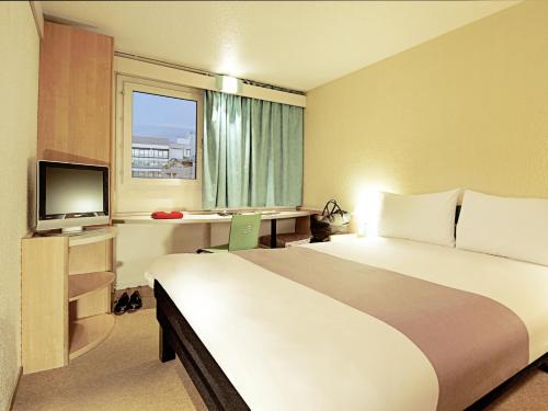 This photo about Hotel ibis Setubal shared on HyHotel.com