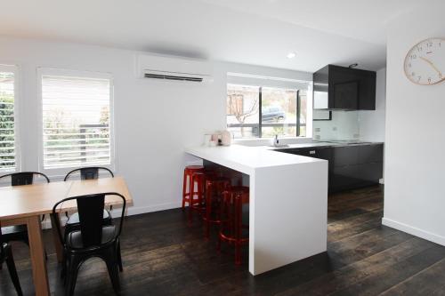 位于瓦讷卡的4卧室独栋房屋-238平方米|带3个独立浴室 (Location location, right in amongst it! ) in 瓦纳卡 位于瓦讷卡的4卧室独栋房屋-238平方米|带3个独立浴室 (Location location, right in amongst it! ) in 瓦纳卡