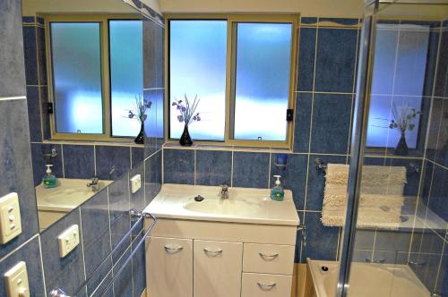 This photo about SeaShells Penneshaw shared on HyHotel.com