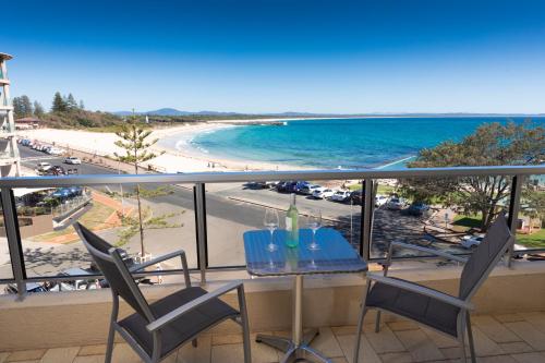 Beachpoint, Unit 303, 28 North Street 
Beachpoint, Unit 303, 28 North Street