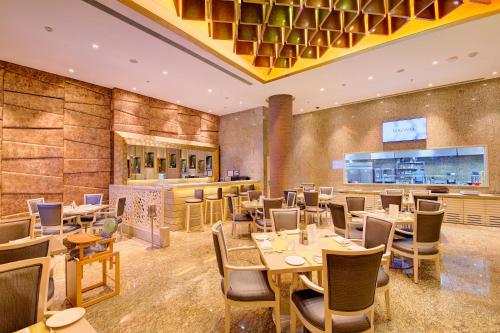 Restaurant, Niranta Airport Transit Hotel & Lounge Terminal 2 Arrivals/Landside in Mumbai Restaurant, Niranta Airport Transit Hotel & Lounge Terminal 2 Arrivals/Landside in Mumbai